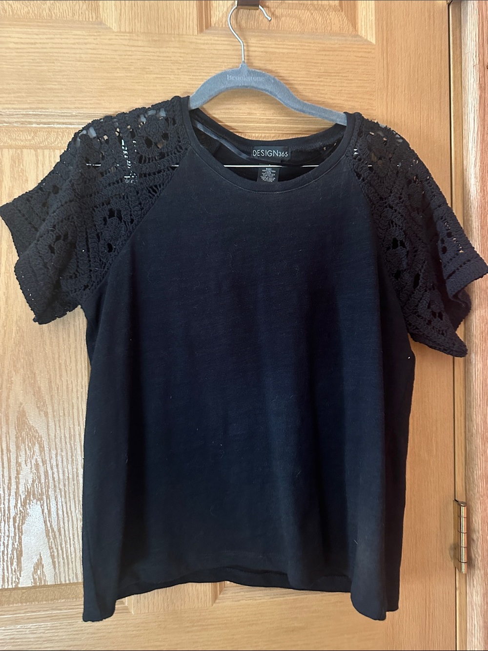 Design365 Black Crochet-Sleeve Short Sleeve Top